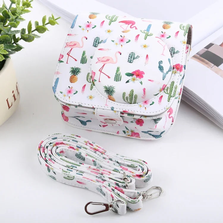 กระเป๋าเคสหนัง PU ลายกระบองเพชรฟลามิงโก้เต็มตัวพร้อมสายสะพายสำหรับ FUJIFILM instax mini 9 / mini 8+ / mini 8, ลายกระบองเพชรฟลามิงโก้