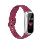 สายรัดข้อมือซิลิโคนพร้อมหัวเข็มขัดเหล็กสีดำสำหรับ Samsung Galaxy Fit SM-R370