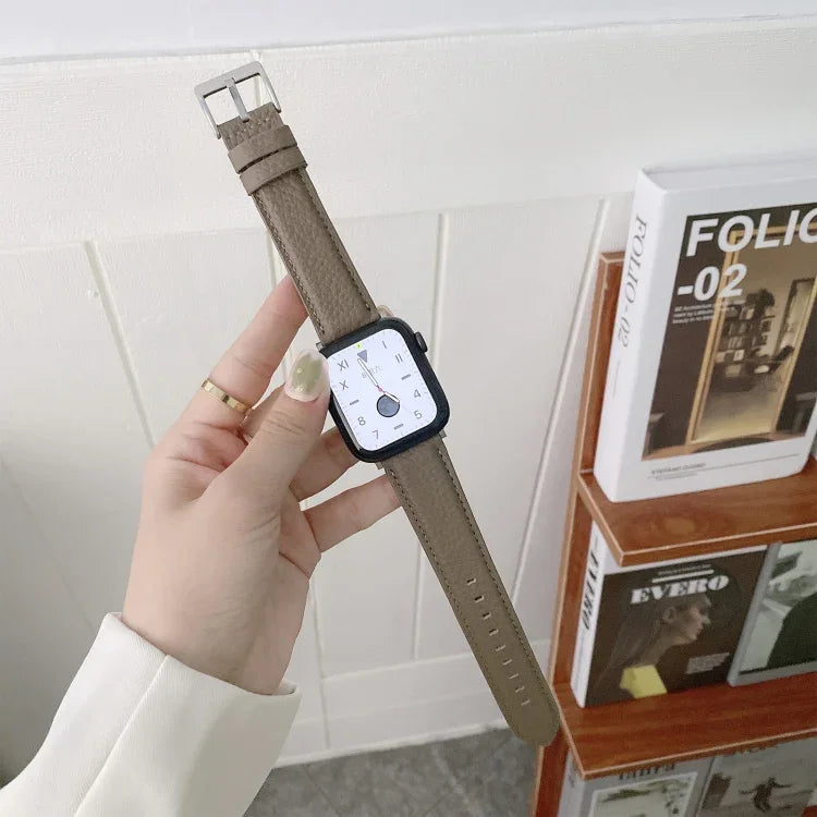 สายรัดนาฬิกาหนังลายลิ้นจี่เย็บด้าย สำหรับ Apple Watch Ultra 49 มม. / Series 8&7 45 มม. / SE 2&6&SE&5&4 44 มม. / 3&2&1 42 มม. / สำหรับ Series 7 41 มม. / 6 & SE & 5 & 4 40 มม. / 3 & 2 & 1 38 มม.