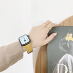 สายรัดนาฬิกาหนังลายลิ้นจี่เย็บด้าย สำหรับ Apple Watch Ultra 49 มม. / Series 8&7 45 มม. / SE 2&6&SE&5&4 44 มม. / 3&2&1 42 มม. / สำหรับ Series 7 41 มม. / 6 & SE & 5 & 4 40 มม. / 3 & 2 & 1 38 มม.