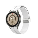 สายซิลิโคนพร้อมหัวเข็มขัดสีเงินพับได้ สำหรับ Samsung Galaxy Watch5 40&44 มม. / Pro 45 มม.