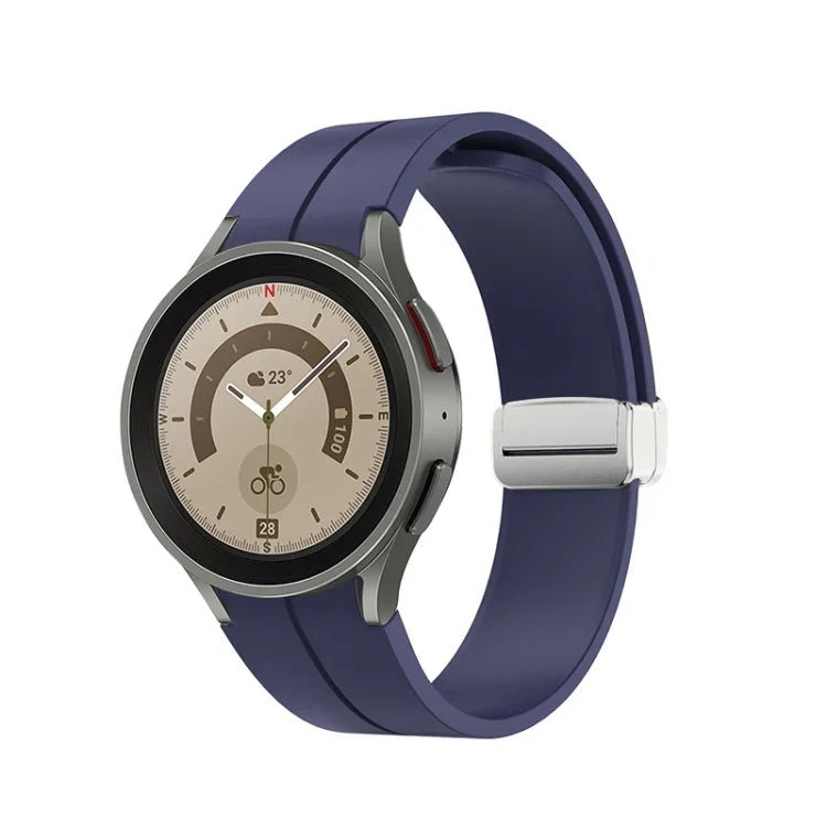 สายซิลิโคนพร้อมหัวเข็มขัดสีเงินพับได้ สำหรับ Samsung Galaxy Watch5 40&44 มม. / Pro 45 มม.