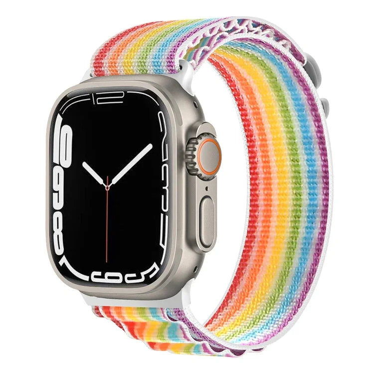 สายรัดนาฬิกาไนลอนหัวเข็มขัดเงิน สำหรับ Apple Watch Ultra 49 มม. / Series 8&7 45 มม. / SE 2&6&SE&5&4 44 มม., สำหรับ Apple Watch Series 8&7 41 มม. / SE 2&6&SE&5&4 40 มม. / 3&2&1 38 มม.