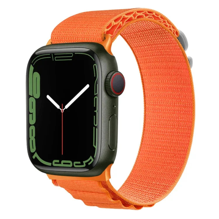 สายรัดนาฬิกาไนลอนหัวเข็มขัดเงิน สำหรับ Apple Watch Ultra 49 มม. / Series 8&7 45 มม. / SE 2&6&SE&5&4 44 มม., สำหรับ Apple Watch Series 8&7 41 มม. / SE 2&6&SE&5&4 40 มม. / 3&2&1 38 มม.