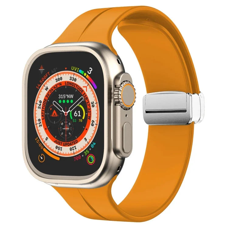 สายรัดนาฬิกาซิลิโคนพร้อมหัวเข็มขัดพับแม่เหล็ก สำหรับ Apple Watch Series 8&7 ขนาด 45 มม. และ 41 มม.
