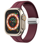 สายรัดนาฬิกาซิลิโคนพร้อมหัวเข็มขัดพับแม่เหล็ก สำหรับ Apple Watch Series 8&7 ขนาด 45 มม. และ 41 มม.