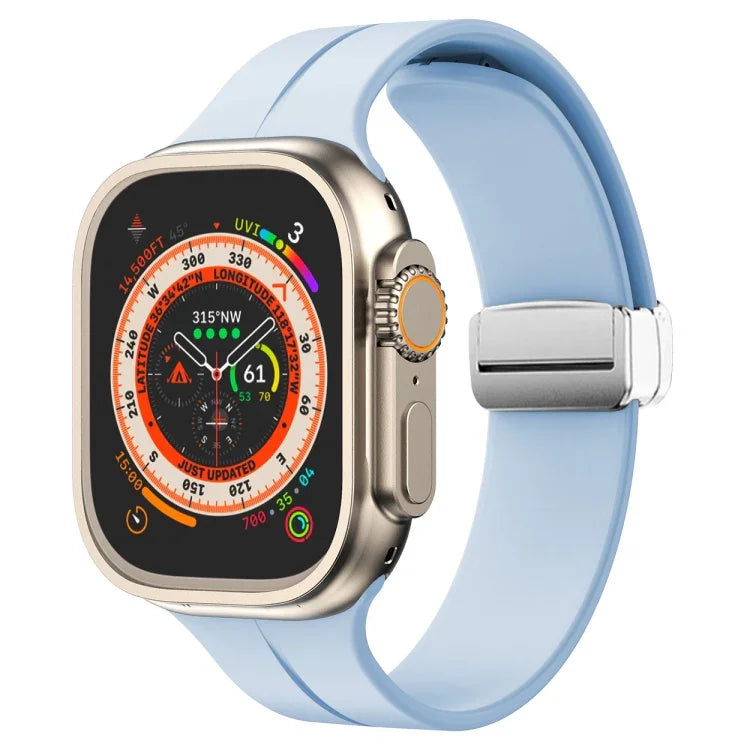 สายรัดนาฬิกาซิลิโคนพร้อมหัวเข็มขัดพับแม่เหล็ก สำหรับ Apple Watch Series 8&7 ขนาด 45 มม. และ 41 มม.