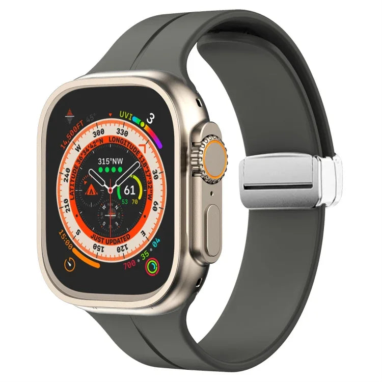 สายรัดนาฬิกาซิลิโคนพร้อมหัวเข็มขัดพับแม่เหล็ก สำหรับ Apple Watch Series 8&7 ขนาด 45 มม. และ 41 มม.