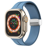 สายรัดนาฬิกาซิลิโคนพร้อมหัวเข็มขัดพับแม่เหล็ก สำหรับ Apple Watch Series 8&7 ขนาด 45 มม. และ 41 มม.