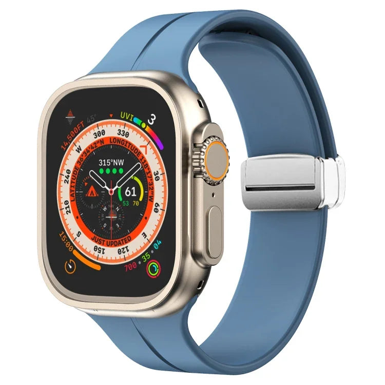 สายรัดนาฬิกาซิลิโคนพร้อมหัวเข็มขัดพับแม่เหล็ก สำหรับ Apple Watch Series 8&7 ขนาด 45 มม. และ 41 มม.