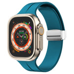 สายรัดนาฬิกาซิลิโคนพร้อมหัวเข็มขัดพับแม่เหล็ก สำหรับ Apple Watch Series 8&7 ขนาด 45 มม. และ 41 มม.