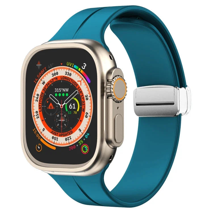 สายรัดนาฬิกาซิลิโคนพร้อมหัวเข็มขัดพับแม่เหล็ก สำหรับ Apple Watch Series 8&7 ขนาด 45 มม. และ 41 มม.
