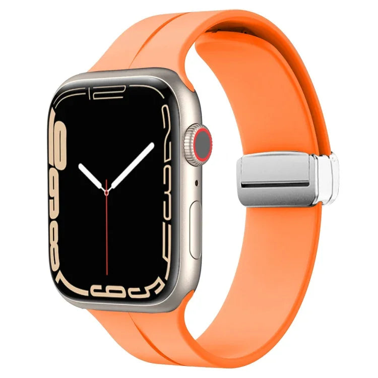 สายรัดนาฬิกาซิลิโคนพร้อมหัวเข็มขัดพับแม่เหล็ก สำหรับ Apple Watch Series 8&7 ขนาด 45 มม. และ 41 มม.