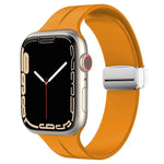 สายรัดนาฬิกาซิลิโคนพร้อมหัวเข็มขัดพับแม่เหล็ก สำหรับ Apple Watch Series 8&7 ขนาด 45 มม. และ 41 มม.
