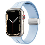 สายรัดนาฬิกาซิลิโคนพร้อมหัวเข็มขัดพับแม่เหล็ก สำหรับ Apple Watch Series 8&7 ขนาด 45 มม. และ 41 มม.