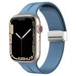 สายรัดนาฬิกาซิลิโคนพร้อมหัวเข็มขัดพับแม่เหล็ก สำหรับ Apple Watch Series 8&7 ขนาด 45 มม. และ 41 มม.