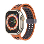 สายรัดนาฬิกาซิลิโคนพร้อมหัวเข็มขัดพับแม่เหล็กและรูสี่เหลี่ยม สำหรับ Apple Watch Series 8&7 ขนาด 45 มม. และ 41 มม.