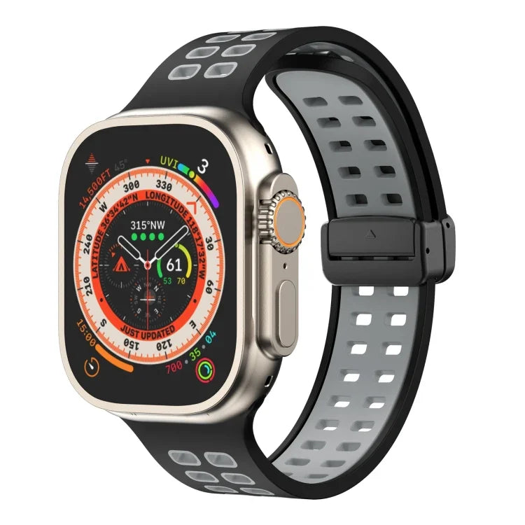 สายรัดนาฬิกาซิลิโคนพร้อมหัวเข็มขัดพับแม่เหล็กและรูสี่เหลี่ยม สำหรับ Apple Watch Series 8&7 ขนาด 45 มม. และ 41 มม.
