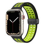 สายรัดนาฬิกาซิลิโคนพร้อมหัวเข็มขัดพับแม่เหล็กและรูสี่เหลี่ยม สำหรับ Apple Watch Series 8&7 ขนาด 45 มม. และ 41 มม.