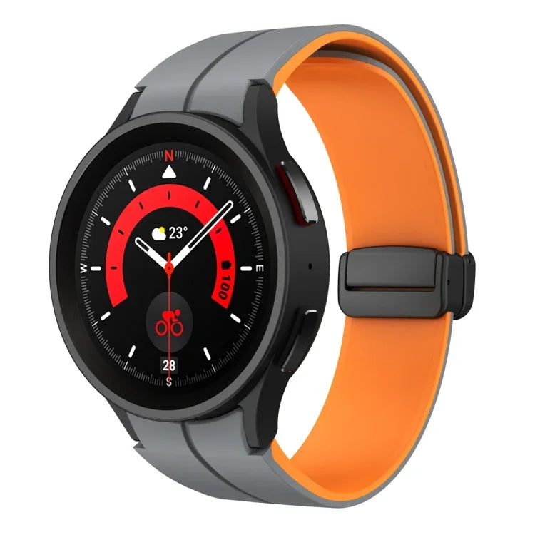 สายรัดนาฬิกาซิลิโคนแบบพับหัวเข็มขัดแม่เหล็กสองสี สำหรับ Samsung Galaxy Watch 6 / 6 Classic