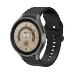 สายรัดนาฬิกาซิลิโคนหัวเข็มขัดลายจุดคลื่นสีเรียบ สำหรับ Samsung Galaxy Watch 6 / 6 Classic