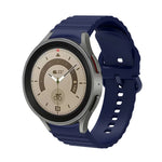 สายรัดนาฬิกาซิลิโคนหัวเข็มขัดลายจุดคลื่นสีเรียบ สำหรับ Samsung Galaxy Watch 6 / 6 Classic