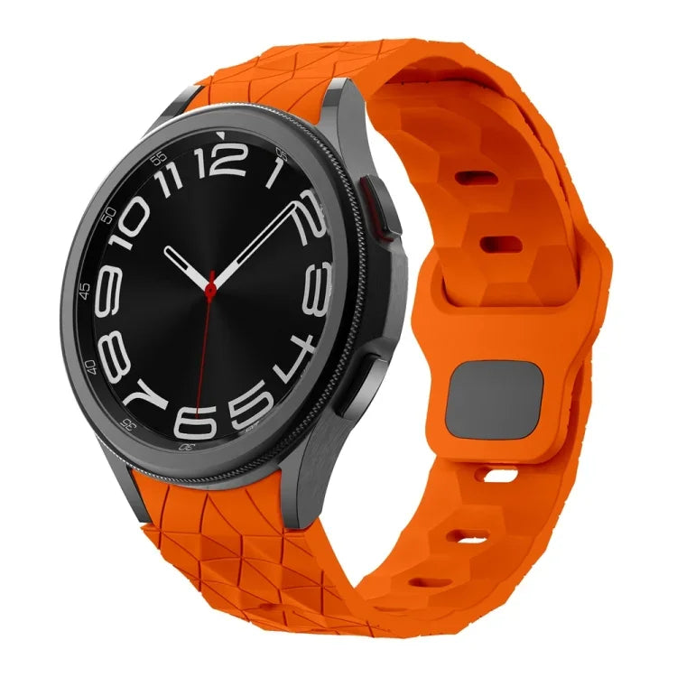 สายซิลิโคนลายฟุตบอลพร้อมหัวเข็มขัดกลับด้าน สำหรับ Samsung Galaxy Watch 6 / 6 Classic
