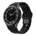สายซิลิโคนลายฟุตบอลพร้อมหัวเข็มขัดกลับด้าน สำหรับ Samsung Galaxy Watch 6 / 6 Classic