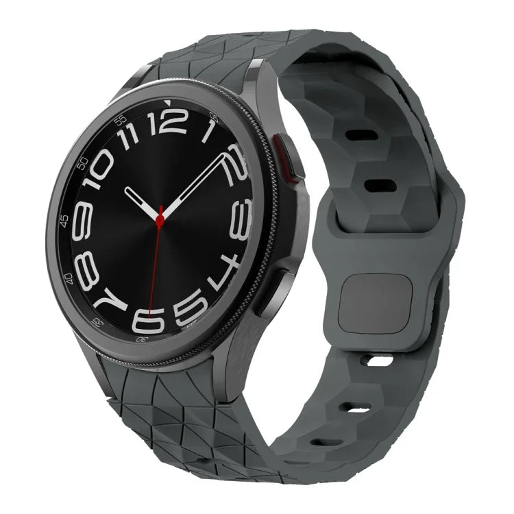 สายซิลิโคนลายฟุตบอลพร้อมหัวเข็มขัดกลับด้าน สำหรับ Samsung Galaxy Watch 6 / 6 Classic