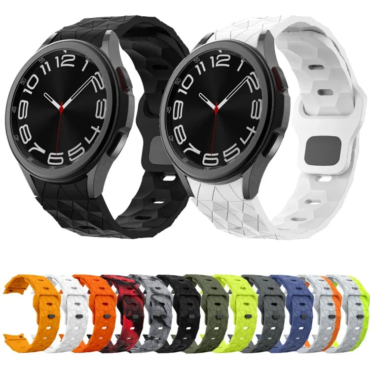 สายซิลิโคนลายฟุตบอลพร้อมหัวเข็มขัดกลับด้าน สำหรับ Samsung Galaxy Watch 6 / 6 Classic