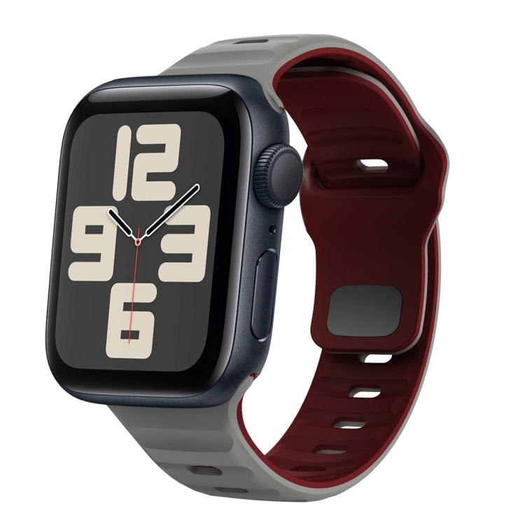 สายรัดนาฬิกาซิลิโคนแบบหัวเข็มขัดกลับลายคลื่น สำหรับ Apple Watch Series 10 ขนาด 46 มม., สำหรับ Apple Watch Series 10 ขนาด 42 มม., สำหรับ Apple Watch SE 2023 ขนาด 44 มม., สำหรับ Apple Watch SE 2023 ขนาด 40 มม.