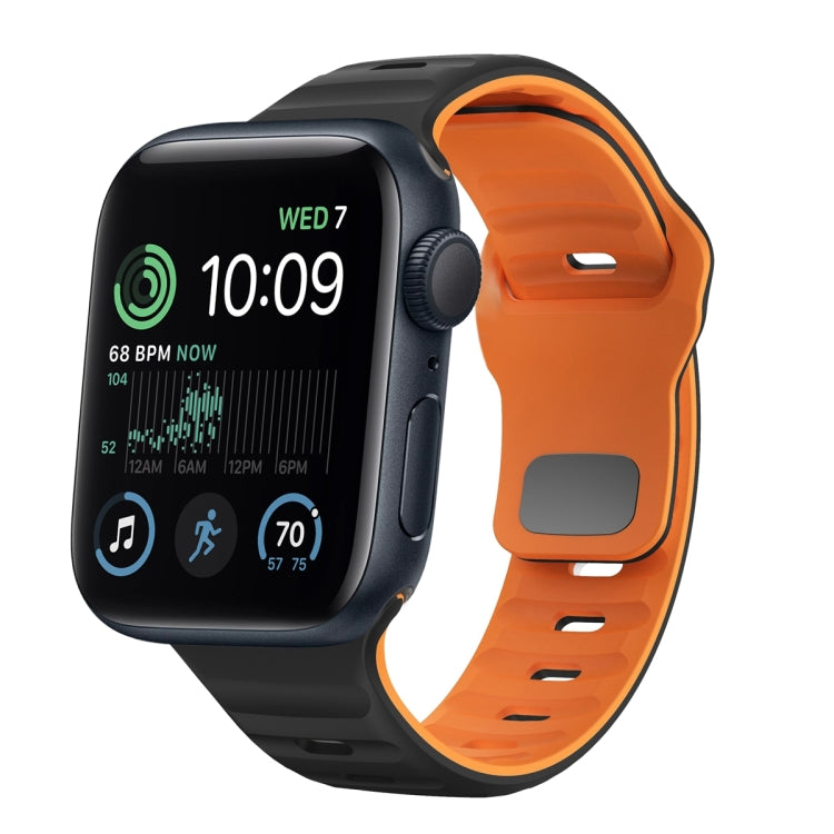 สายรัดนาฬิกาซิลิโคนแบบหัวเข็มขัดกลับลายคลื่น สำหรับ Apple Watch Series 8 ขนาด 41 มม., สำหรับ Apple Watch Series 8 ขนาด 45 มม., สำหรับ Apple Watch SE 2022 ขนาด 40 มม., สำหรับ Apple Watch SE 2022 ขนาด 44 มม.
