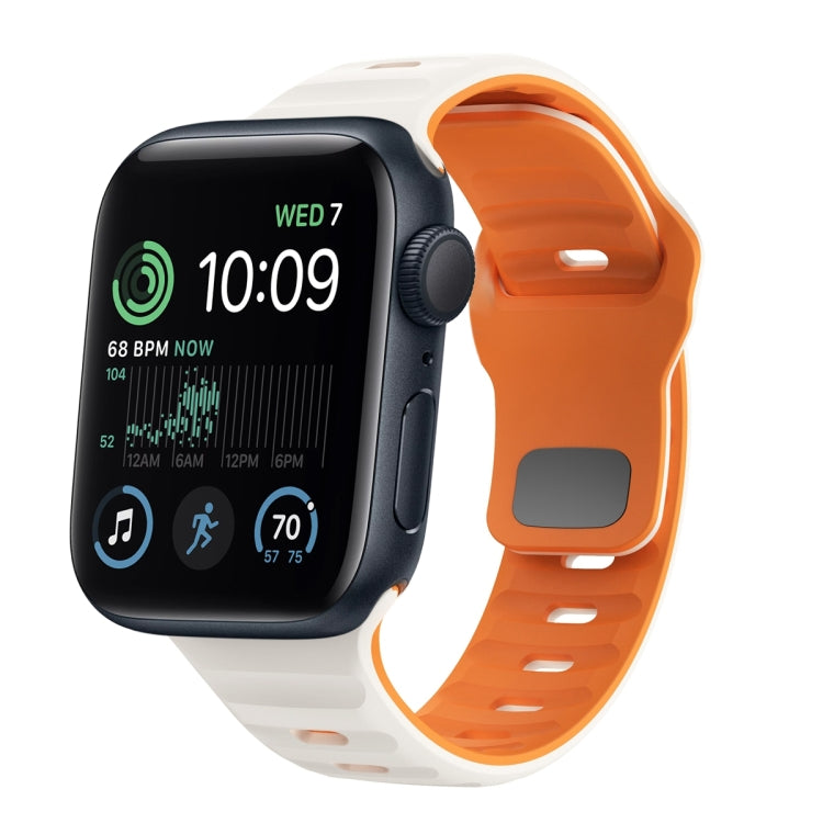 สายรัดนาฬิกาซิลิโคนแบบหัวเข็มขัดกลับลายคลื่น สำหรับ Apple Watch Series 8 ขนาด 41 มม., สำหรับ Apple Watch Series 8 ขนาด 45 มม., สำหรับ Apple Watch SE 2022 ขนาด 40 มม., สำหรับ Apple Watch SE 2022 ขนาด 44 มม.