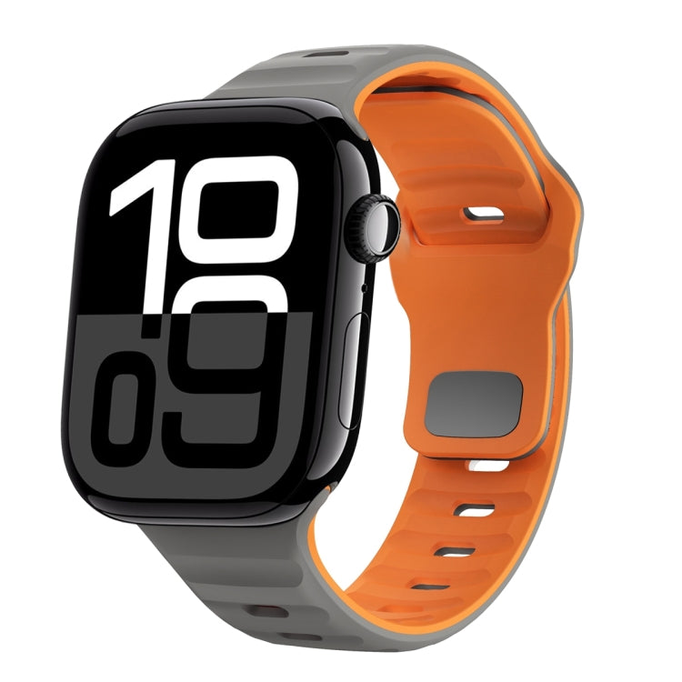 สายรัดนาฬิกาซิลิโคนแบบหัวเข็มขัดกลับลายคลื่น สำหรับ Apple Watch Series 10 ขนาด 46 มม., สำหรับ Apple Watch Series 10 ขนาด 42 มม., สำหรับ Apple Watch SE 2023 ขนาด 44 มม., สำหรับ Apple Watch SE 2023 ขนาด 40 มม.