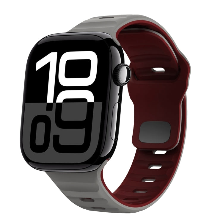 สายรัดนาฬิกาซิลิโคนแบบหัวเข็มขัดกลับลายคลื่น สำหรับ Apple Watch Series 10 ขนาด 46 มม., สำหรับ Apple Watch Series 10 ขนาด 42 มม., สำหรับ Apple Watch SE 2023 ขนาด 44 มม., สำหรับ Apple Watch SE 2023 ขนาด 40 มม.