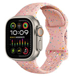 สายรัดนาฬิกาซิลิโคนลายพรางแบบรู พร้อมหัวเข็มขัดผีเสื้อ สำหรับ Apple Watch Ultra 2 ขนาด 49 มม., สำหรับ Apple Watch Series 9 ขนาด 45 มม., สำหรับ Apple Watch Series 9 ขนาด 41 มม., สำหรับ Apple Watch Ultra ขนาด 49 มม.