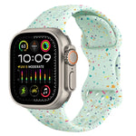 สายรัดนาฬิกาซิลิโคนลายพรางแบบรู พร้อมหัวเข็มขัดผีเสื้อ สำหรับ Apple Watch Ultra 2 ขนาด 49 มม., สำหรับ Apple Watch Series 9 ขนาด 45 มม., สำหรับ Apple Watch Series 9 ขนาด 41 มม., สำหรับ Apple Watch Ultra ขนาด 49 มม.