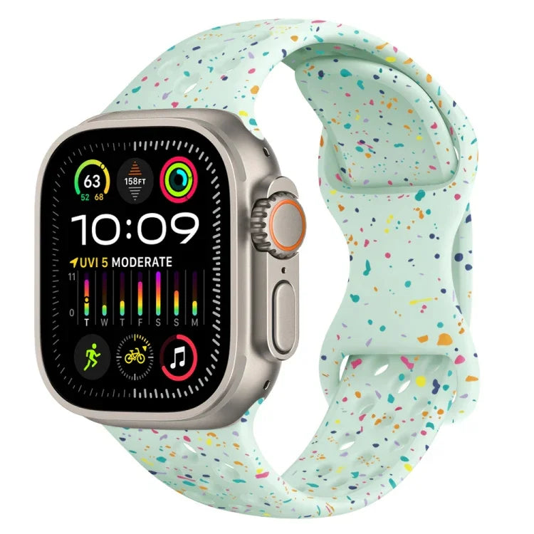 สายรัดนาฬิกาซิลิโคนลายพรางแบบรู พร้อมหัวเข็มขัดผีเสื้อ สำหรับ Apple Watch Ultra 2 ขนาด 49 มม., สำหรับ Apple Watch Series 9 ขนาด 45 มม., สำหรับ Apple Watch Series 9 ขนาด 41 มม., สำหรับ Apple Watch Ultra ขนาด 49 มม.