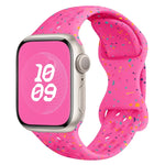 สายรัดนาฬิกาซิลิโคนลายพรางแบบรู พร้อมหัวเข็มขัดผีเสื้อ สำหรับ Apple Watch Series 7 ขนาด 41 มม., สำหรับ Apple Watch Series 7 ขนาด 45 มม., สำหรับ Apple Watch SE ขนาด 40 มม., สำหรับ Apple Watch SE ขนาด 44 มม.