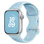 สายรัดนาฬิกาซิลิโคนลายพรางแบบรู พร้อมหัวเข็มขัดผีเสื้อ สำหรับ Apple Watch Series 7 ขนาด 41 มม., สำหรับ Apple Watch Series 7 ขนาด 45 มม., สำหรับ Apple Watch SE ขนาด 40 มม., สำหรับ Apple Watch SE ขนาด 44 มม.