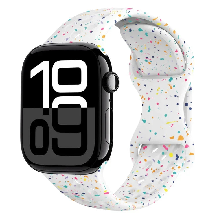 สายรัดนาฬิกาซิลิโคนลายพรางแบบรู พร้อมหัวเข็มขัดผีเสื้อ สำหรับ Apple Watch Series 10 ขนาด 46 มม., สำหรับ Apple Watch Series 10 ขนาด 42 มม., สำหรับ Apple Watch SE 2023 ขนาด 44 มม., สำหรับ Apple Watch SE 2023 ขนาด 40 มม.