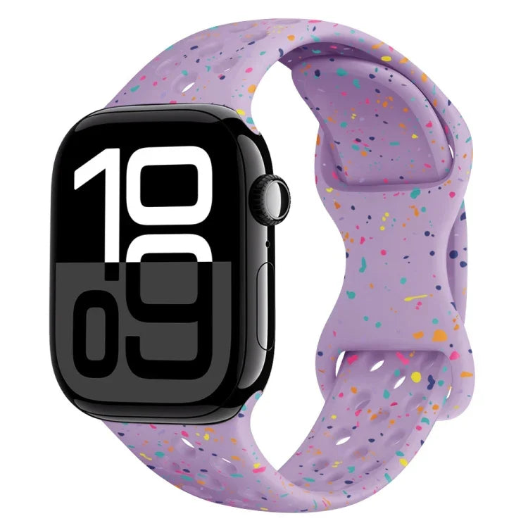 สายรัดนาฬิกาซิลิโคนลายพรางแบบรู พร้อมหัวเข็มขัดผีเสื้อ สำหรับ Apple Watch Series 10 ขนาด 46 มม., สำหรับ Apple Watch Series 10 ขนาด 42 มม., สำหรับ Apple Watch SE 2023 ขนาด 44 มม., สำหรับ Apple Watch SE 2023 ขนาด 40 มม.