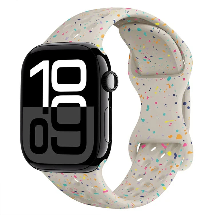 สายรัดนาฬิกาซิลิโคนลายพรางแบบรู พร้อมหัวเข็มขัดผีเสื้อ สำหรับ Apple Watch Series 10 ขนาด 46 มม., สำหรับ Apple Watch Series 10 ขนาด 42 มม., สำหรับ Apple Watch SE 2023 ขนาด 44 มม., สำหรับ Apple Watch SE 2023 ขนาด 40 มม.