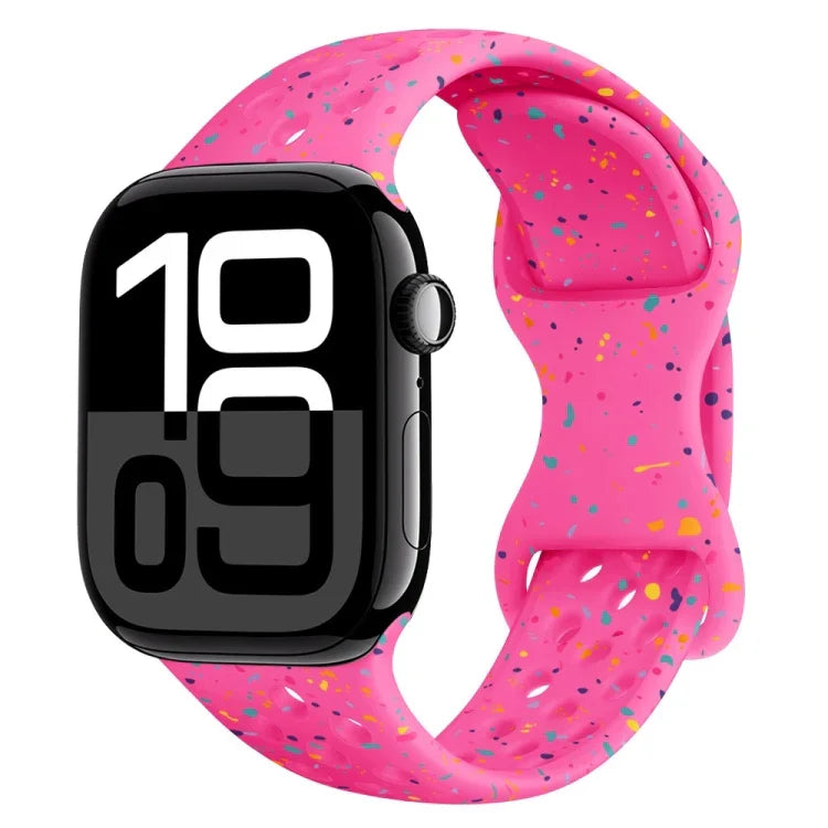 สายรัดนาฬิกาซิลิโคนลายพรางแบบรู พร้อมหัวเข็มขัดผีเสื้อ สำหรับ Apple Watch Series 10 ขนาด 46 มม., สำหรับ Apple Watch Series 10 ขนาด 42 มม., สำหรับ Apple Watch SE 2023 ขนาด 44 มม., สำหรับ Apple Watch SE 2023 ขนาด 40 มม.