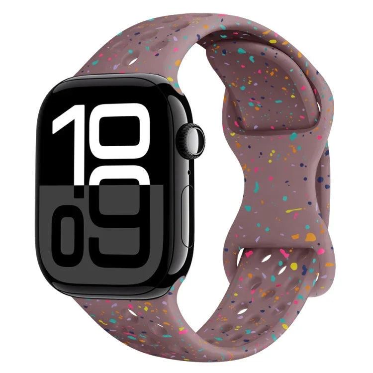 สายรัดนาฬิกาซิลิโคนลายพรางแบบรู พร้อมหัวเข็มขัดผีเสื้อ สำหรับ Apple Watch Series 10 ขนาด 46 มม., สำหรับ Apple Watch Series 10 ขนาด 42 มม., สำหรับ Apple Watch SE 2023 ขนาด 44 มม., สำหรับ Apple Watch SE 2023 ขนาด 40 มม.