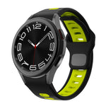 สายซิลิโคนลายเส้นสองสีพร้อมหัวเข็มขัดกลับด้าน สำหรับ Samsung Galaxy Watch 7 / 6
