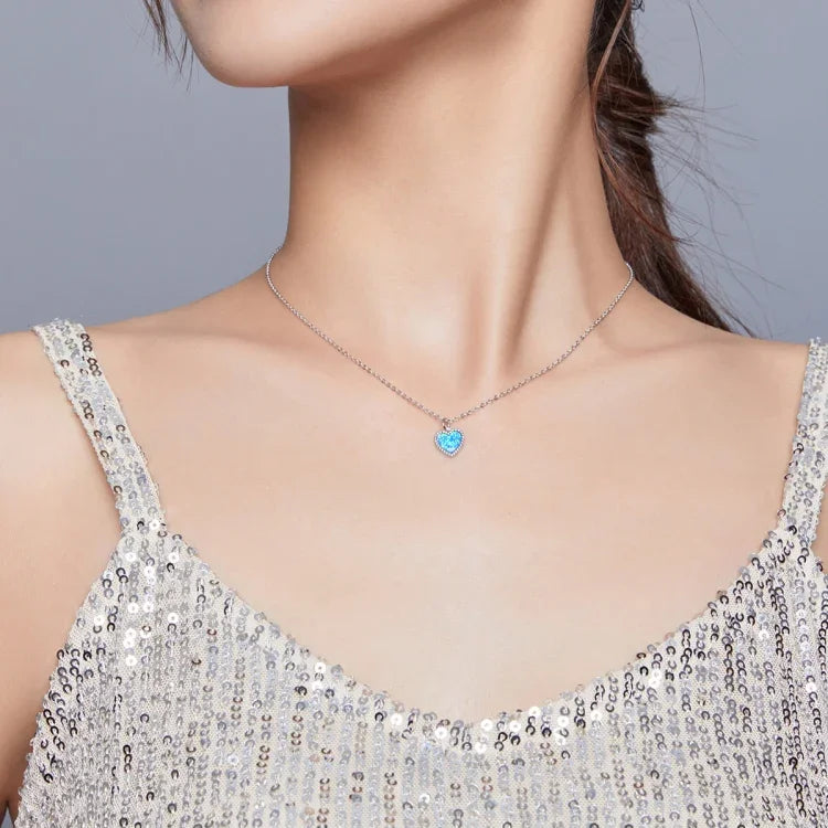 สร้อยคอผู้หญิงหัวใจสีน้ำเงินเข้มเงินสเตอร์ลิง S925