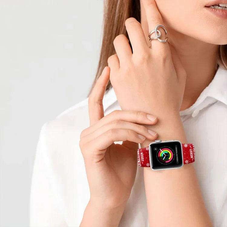 สายรัดนาฬิกาซิลิโคนหัวเข็มขัดกลับลายคริสต์มาส สำหรับ Apple Watch 46 มม. / 49 มม. / 45 มม. / 44 มม. และ Apple Watch 42 มม. / 41 มม. / 40 มม. / 38 มม.