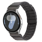 สายรัดนาฬิกาโลหะแม่เหล็กปลดล็อกเร็วลายไม้ไผ่ สำหรับ Samsung Galaxy Watch 7 / 6 / 5 / 4