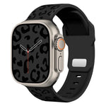 สายรัดนาฬิกาซิลิโคนหัวเข็มขัดเว้าลายเสือดาว สำหรับ Apple Watch ขนาด 46 มม. / 49 มม. / 45 มม. / 44 มม. สำหรับ Apple Watch ขนาด 42 มม. / 41 มม. / 40 มม. / 38 มม.